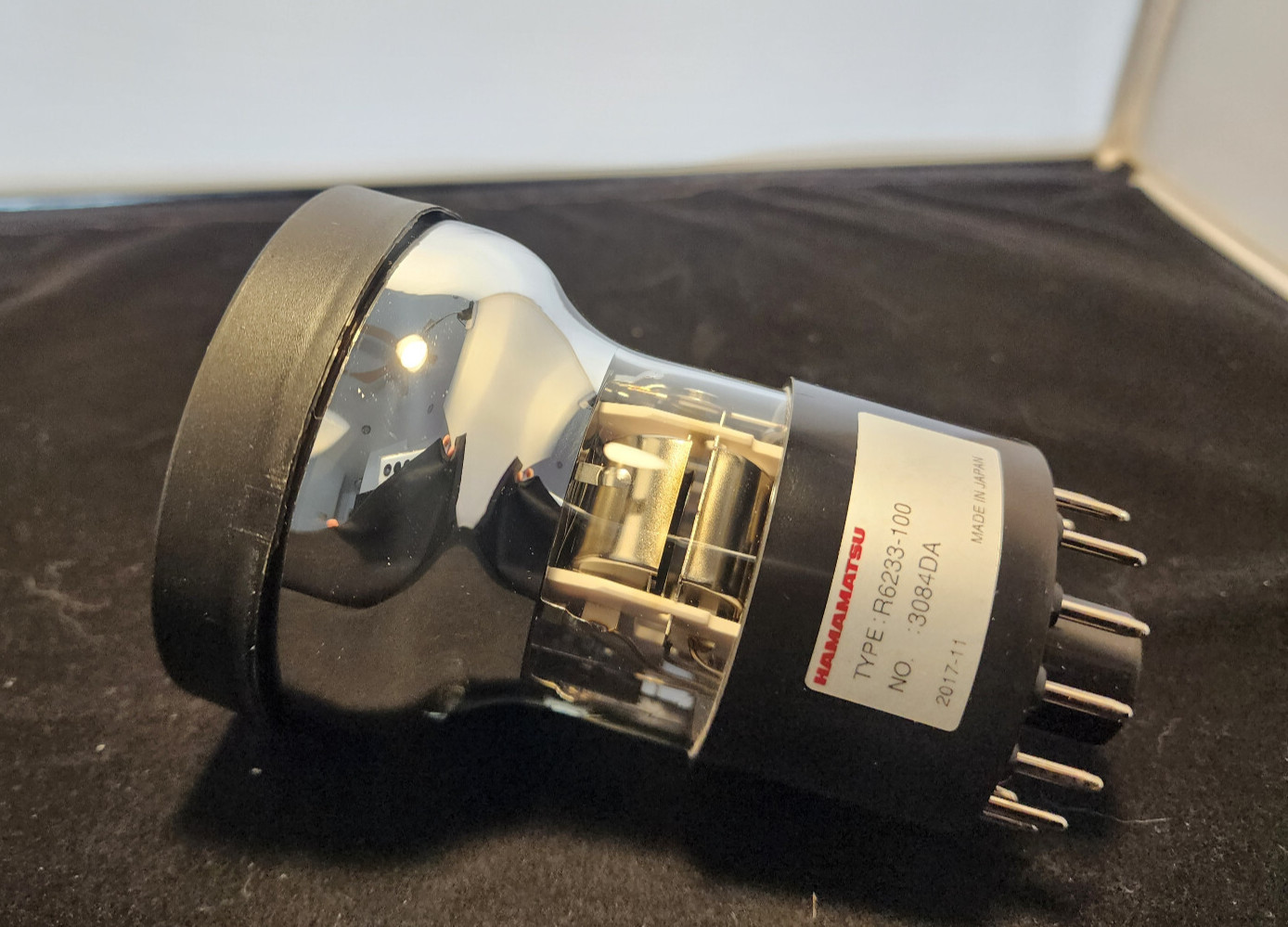 Hamamatsu R6233-100 Photomultiplier tube 76mm
