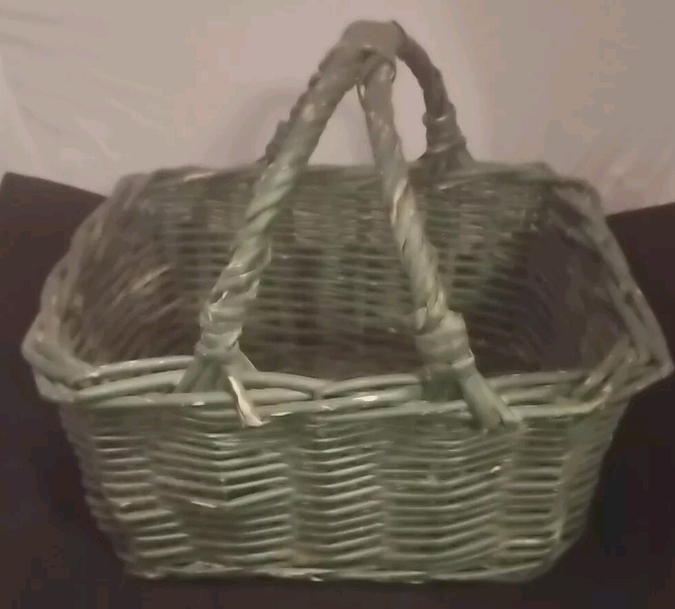 Green Rustic Willow Twig Woven Basket, Primitive Rectangle Basket with Handle.