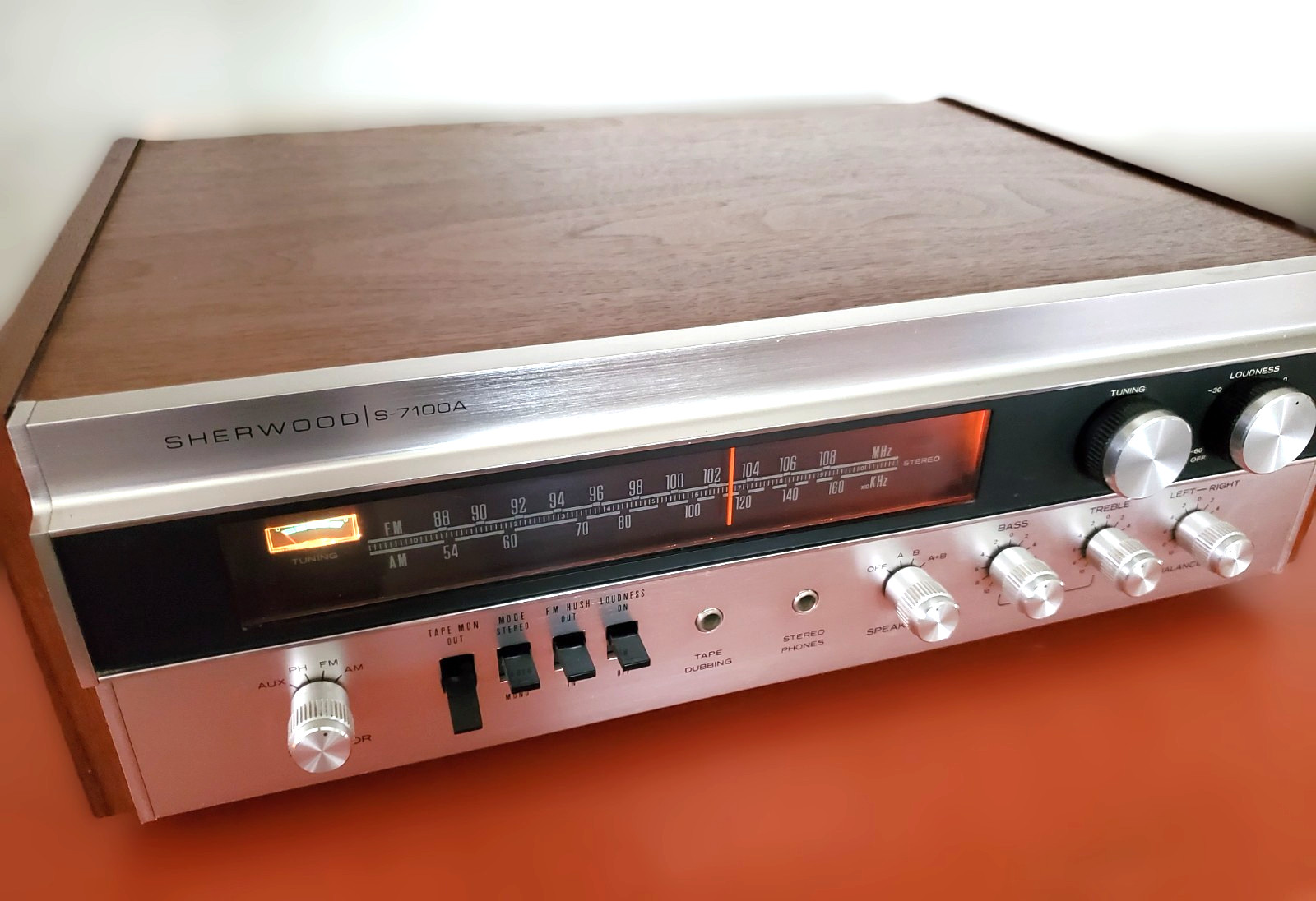 Sherwood VTG 70's Receiver- S-7100A- Walnut Case - AM/FM- *Exceptional Working