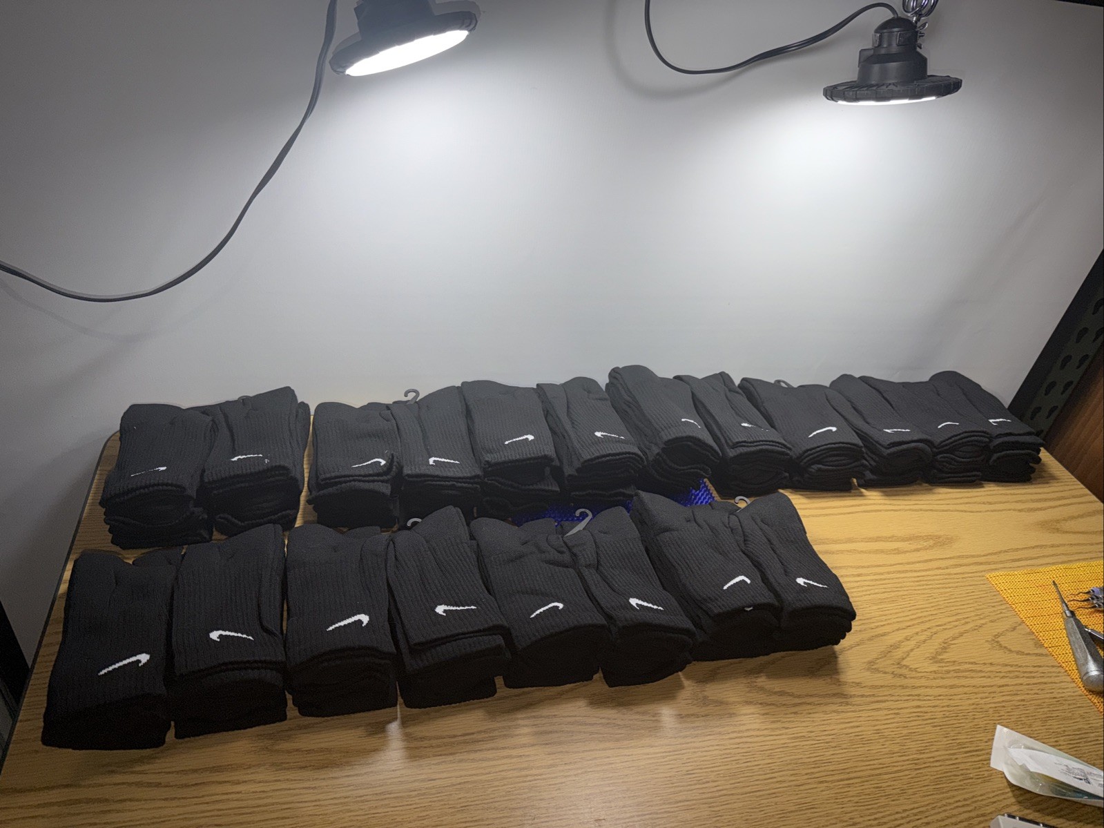 Nike Men’s Black Crew Socks On Hanger Size 8-12 Lot Of 60 Pairs