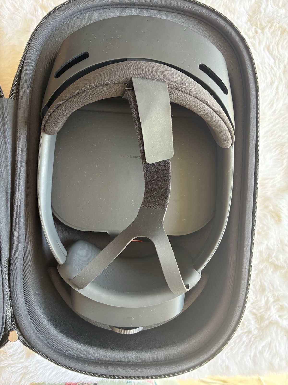Microsoft HoloLens 2 PC & Console VR Headset Gray w/ Carrying Case