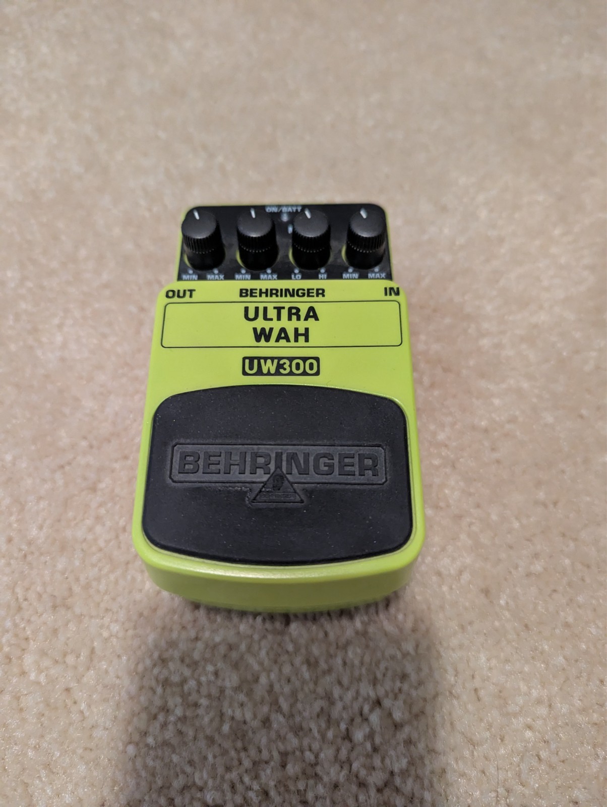 New Behringer Ultra Wah UW300 Auto-Wah Guitar Effect Pedal