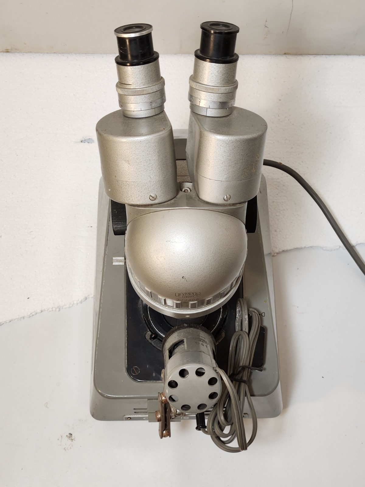 Vintage Olympus Tokyo JM Labratory Stereoscopic Microscope 222406 Working