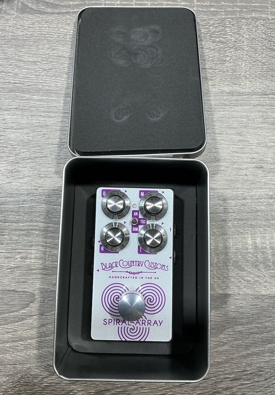 Laney Black Country Customs Spiral Array Triple Chorus Pedal - Open Box