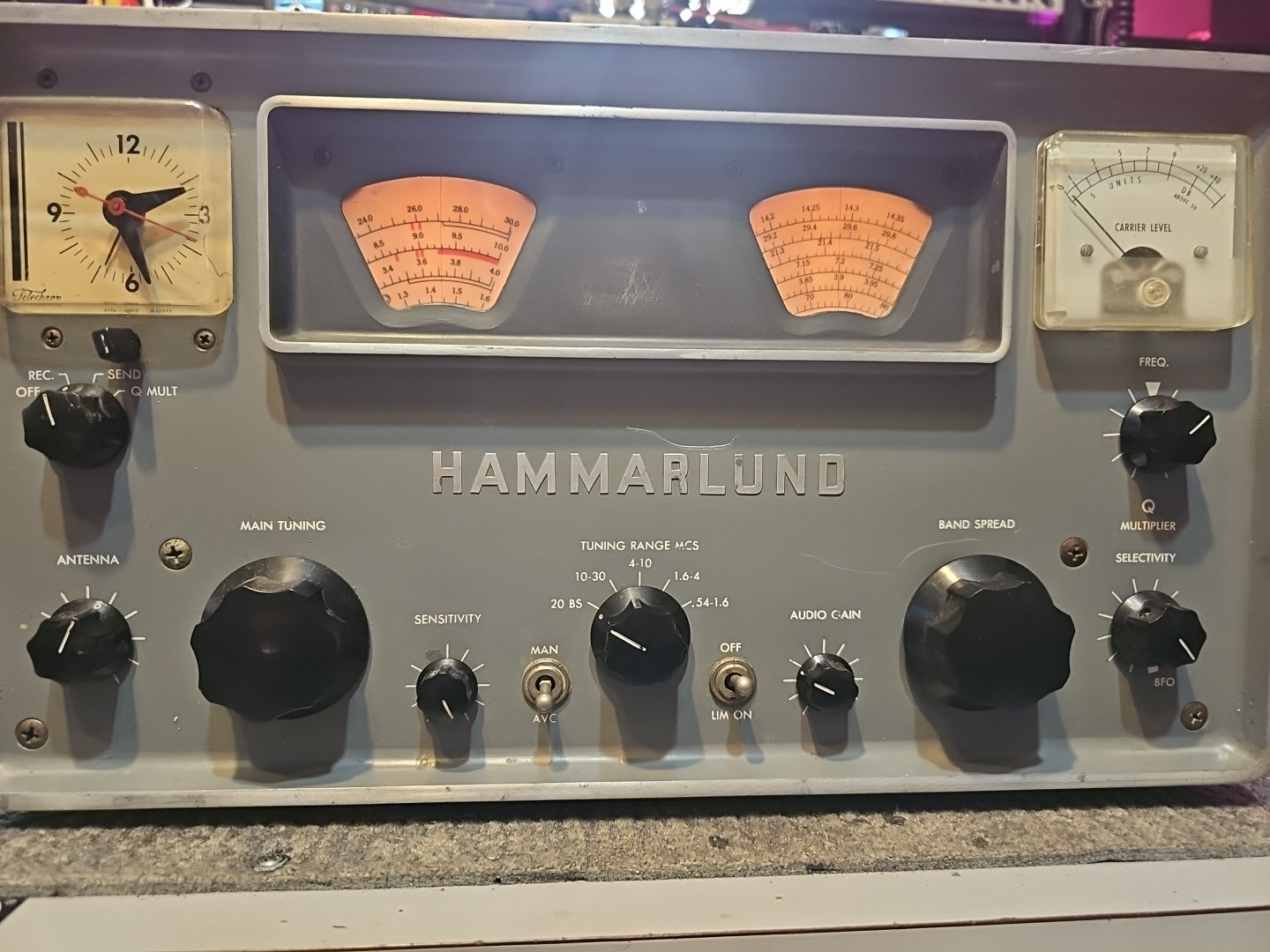 Vintage Hammarlund HQ-100  General Coverage HF/AM Ham Radio Receiver - Turns On