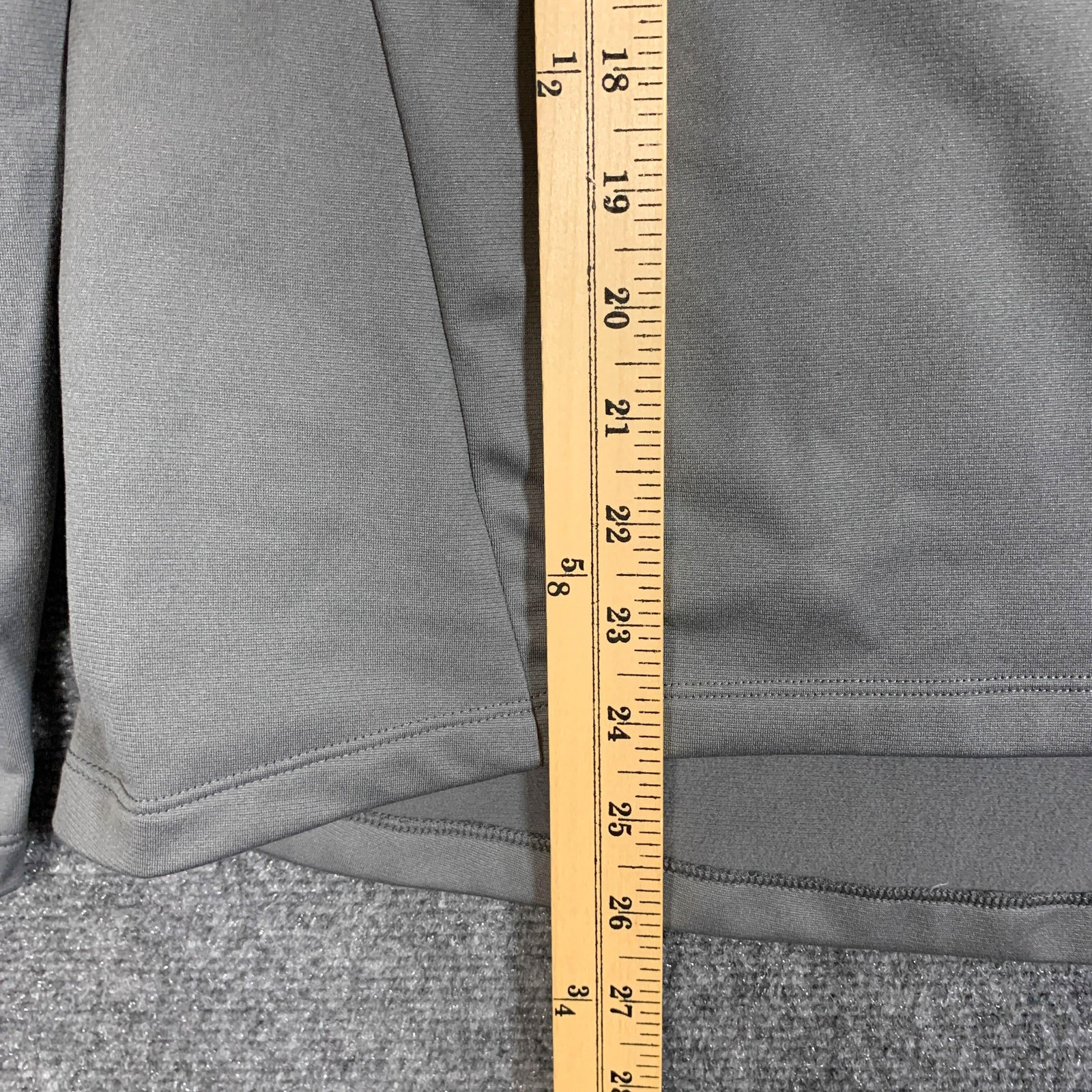 Under Armour Pullover Mens Medium Gray Quarter Zip Long Sleeve All Season Gear