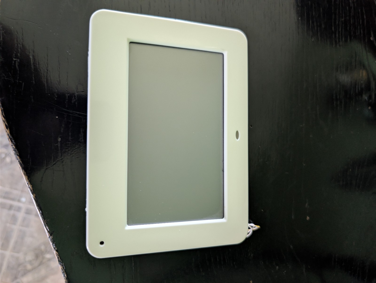 DMP 7872-W Graphic Touchscreen Keypad with 4 Zones