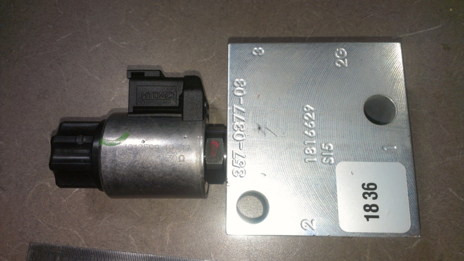24 VDC Hydac 3012599 49/17 Solenoid With 357-0377-03 1816629 Valve