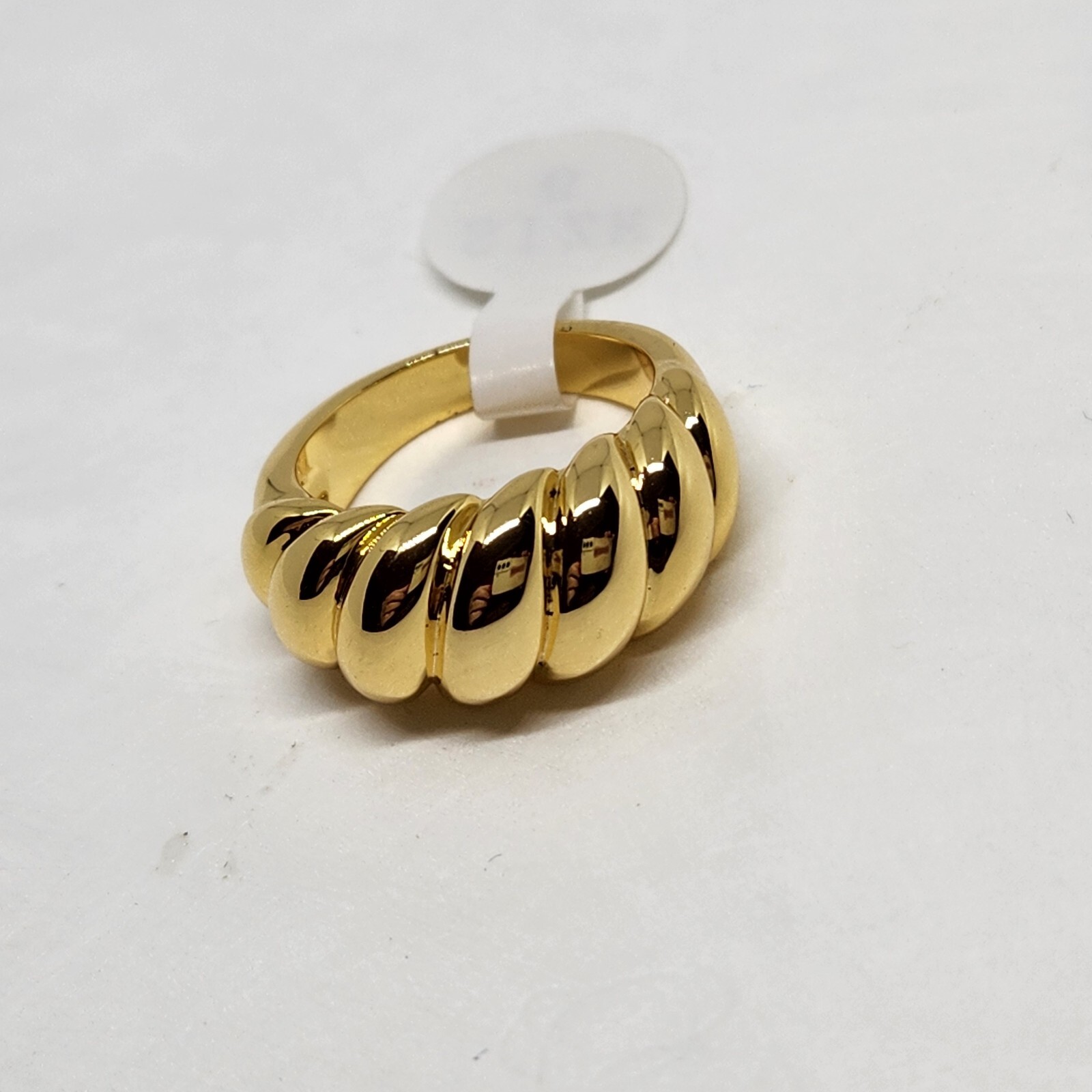 Fashion Ring Gold Tone Twist Shell Size 6.25
