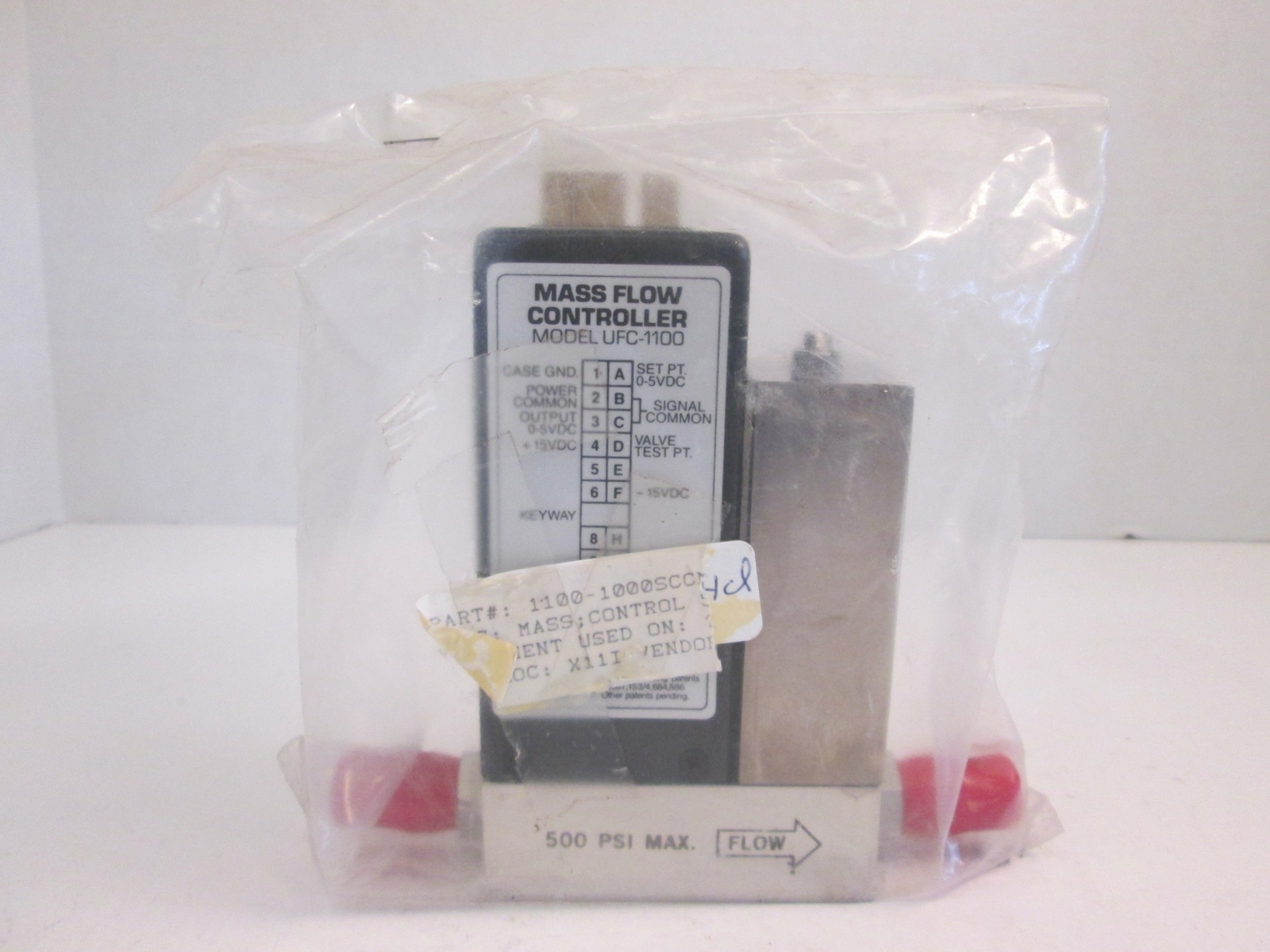 Unit UFC-1100 Mass Flow Controller, HCL, 1000 SCCM