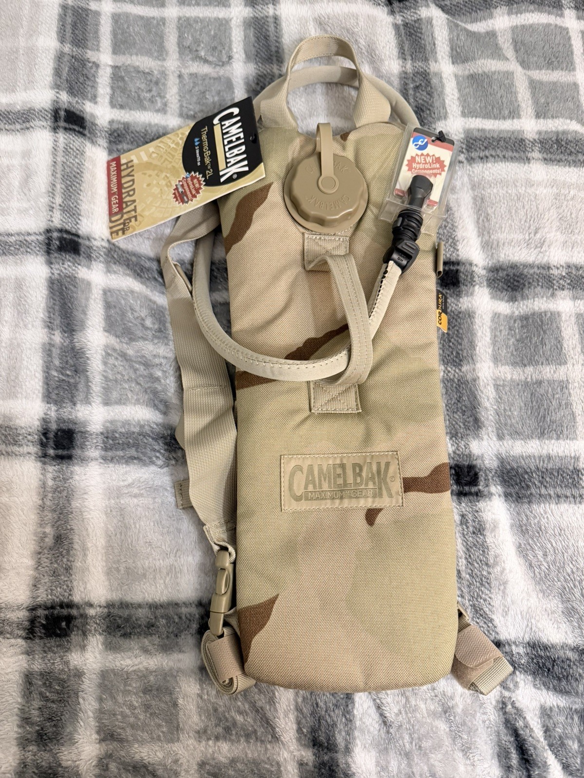 CamelBak Maximum Gear 2L 70oz Desert Camo Water Hydration Pack W/ Bladder