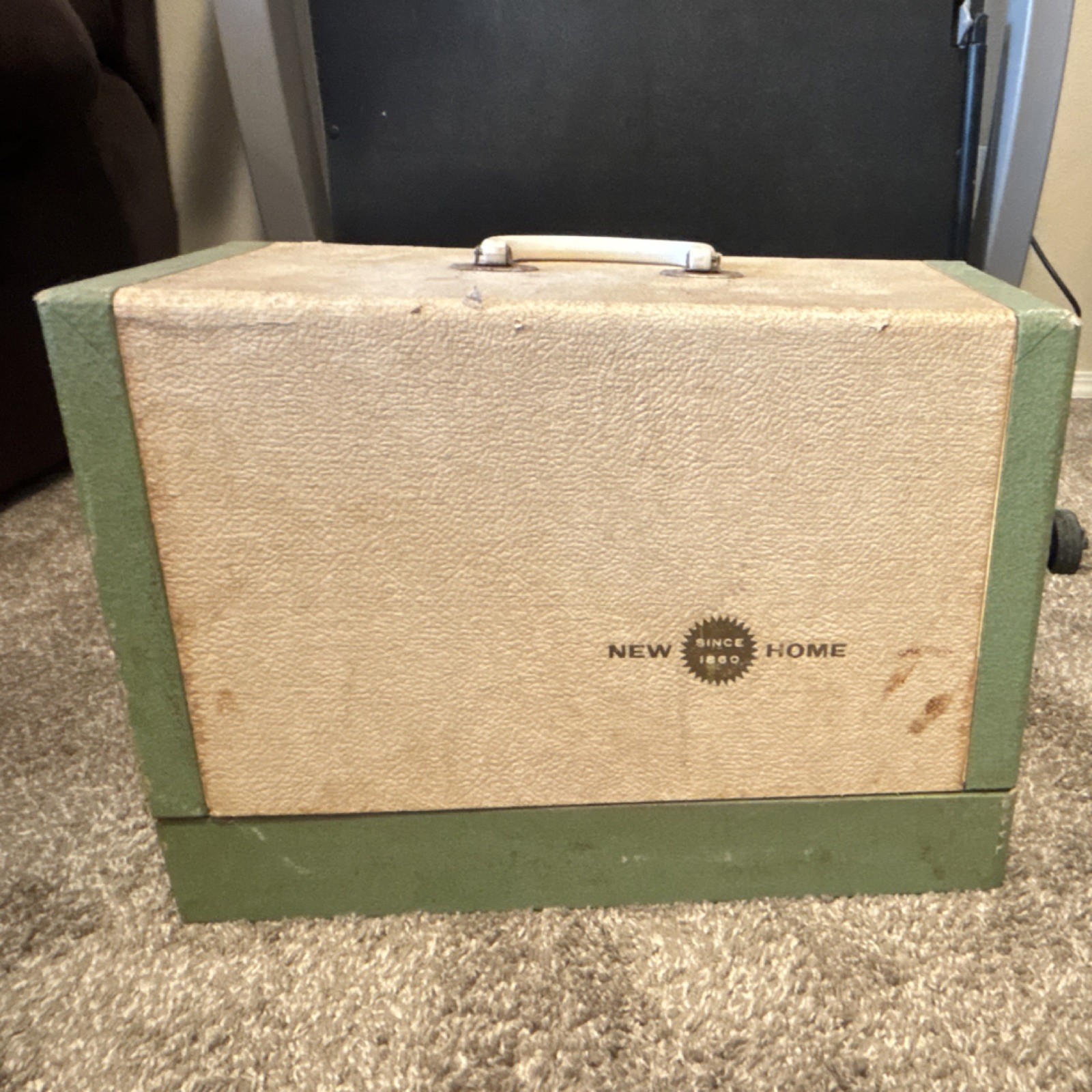 New Home 444 Vintage (1960s) Electric Portable Sewing Machine Case Foot Manual