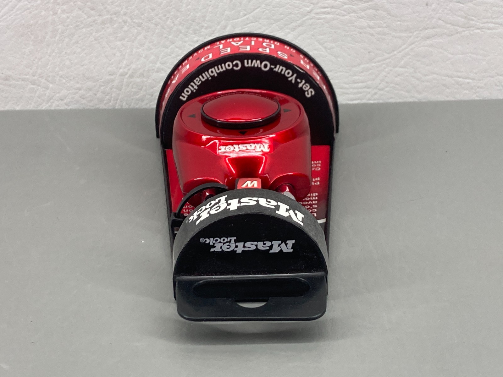 Master Lock Speed Dial Resettable Combination 1500iD Directional Movement Red