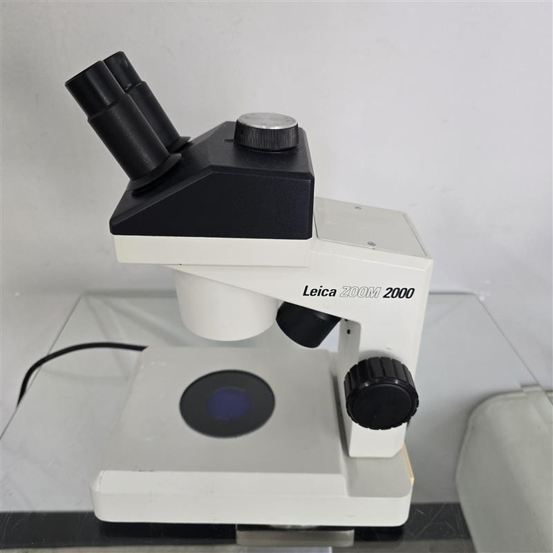 LEICA Zoom 2000 Microscope       -35