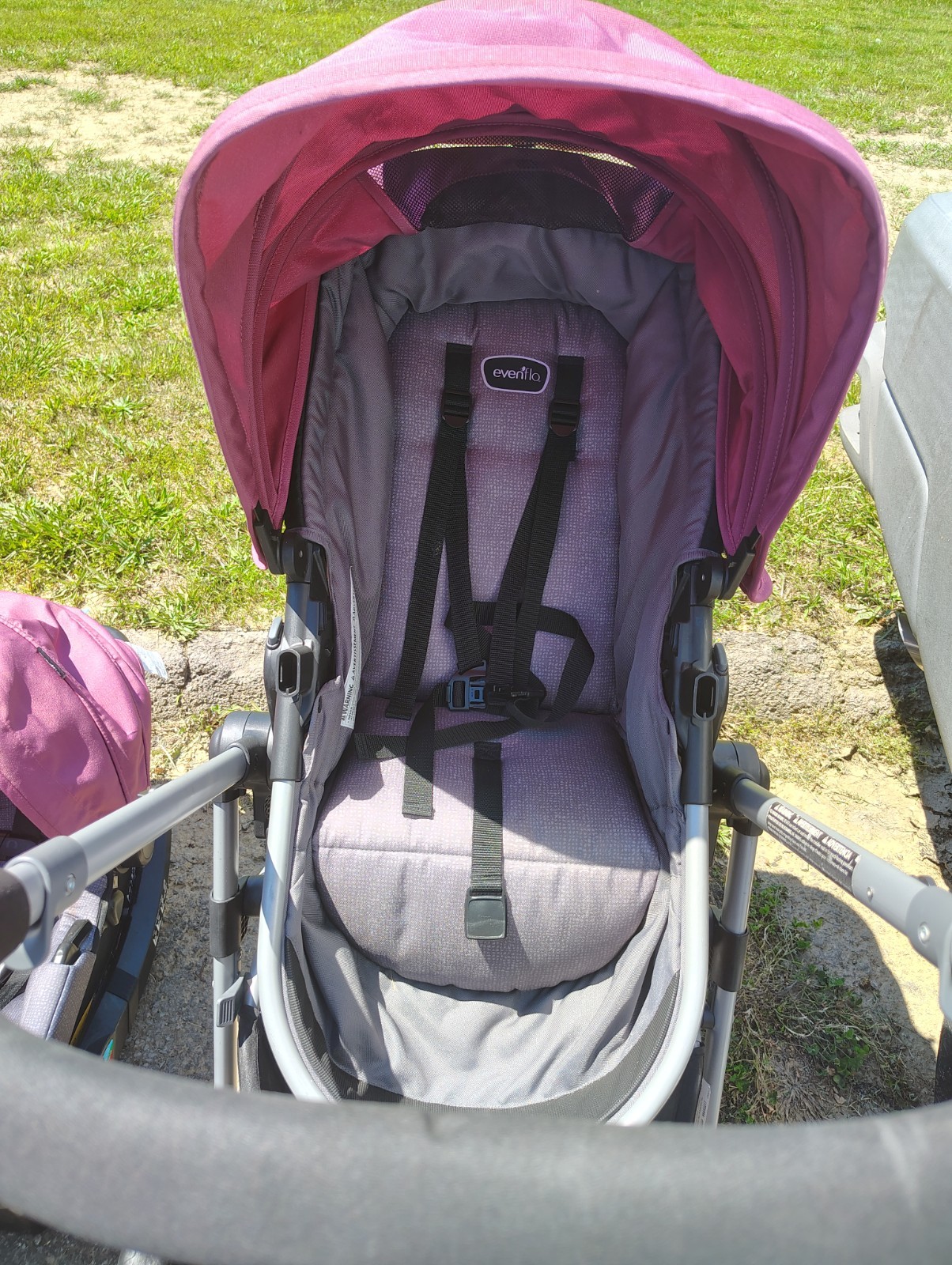 stroller and car seat