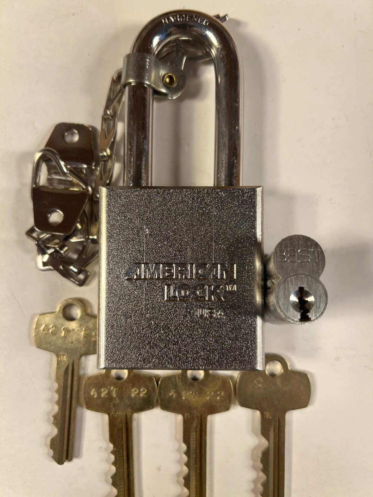 1-American Lock 3261 padlock new keyed