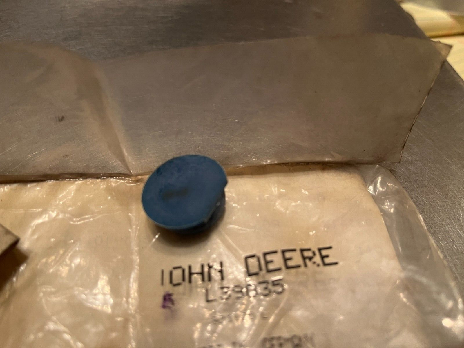 L39035 Genuine OEM John Deere PLUG