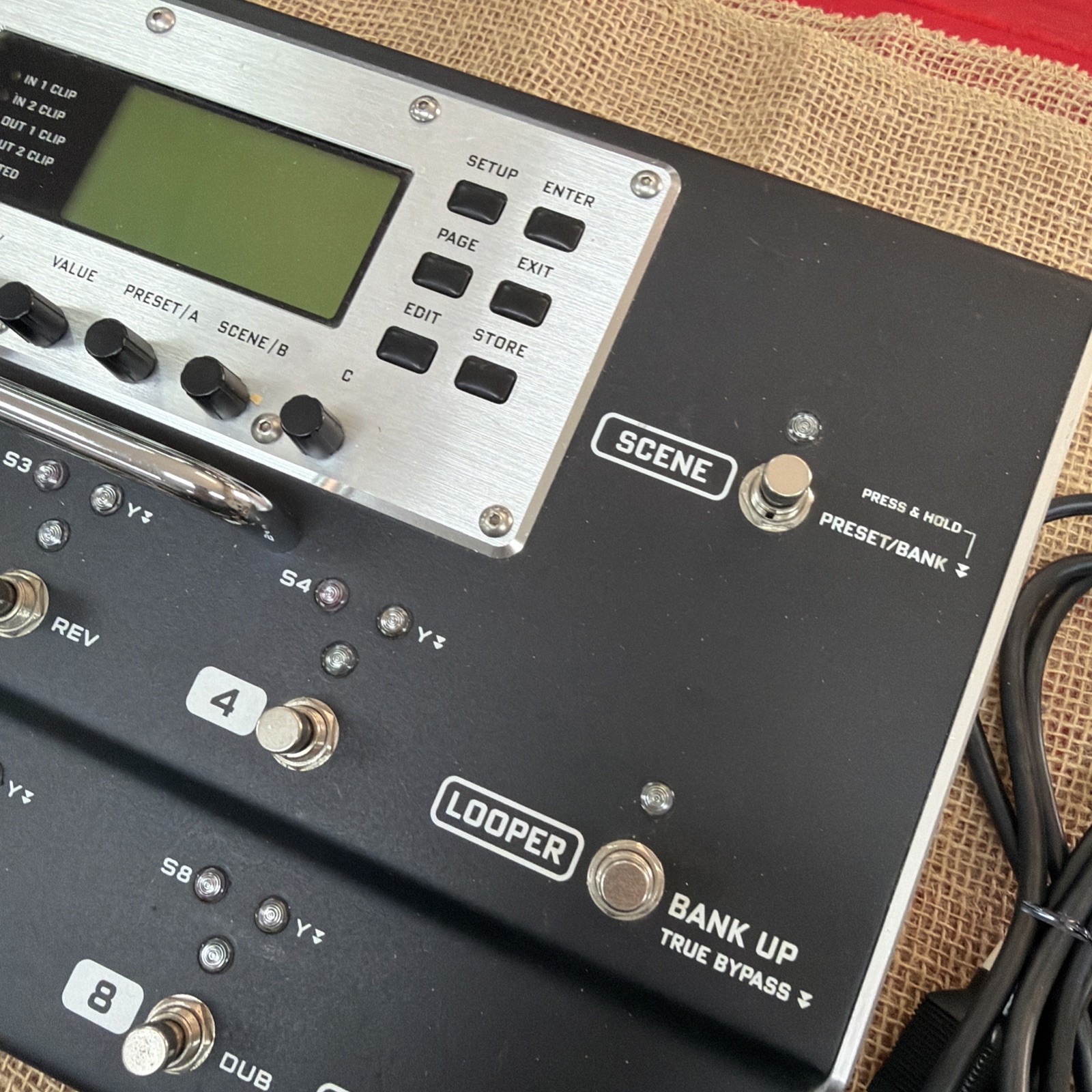 Fractal Audio Systems FX-8 Multi-Effects Pedalboard Processor for Guitarists