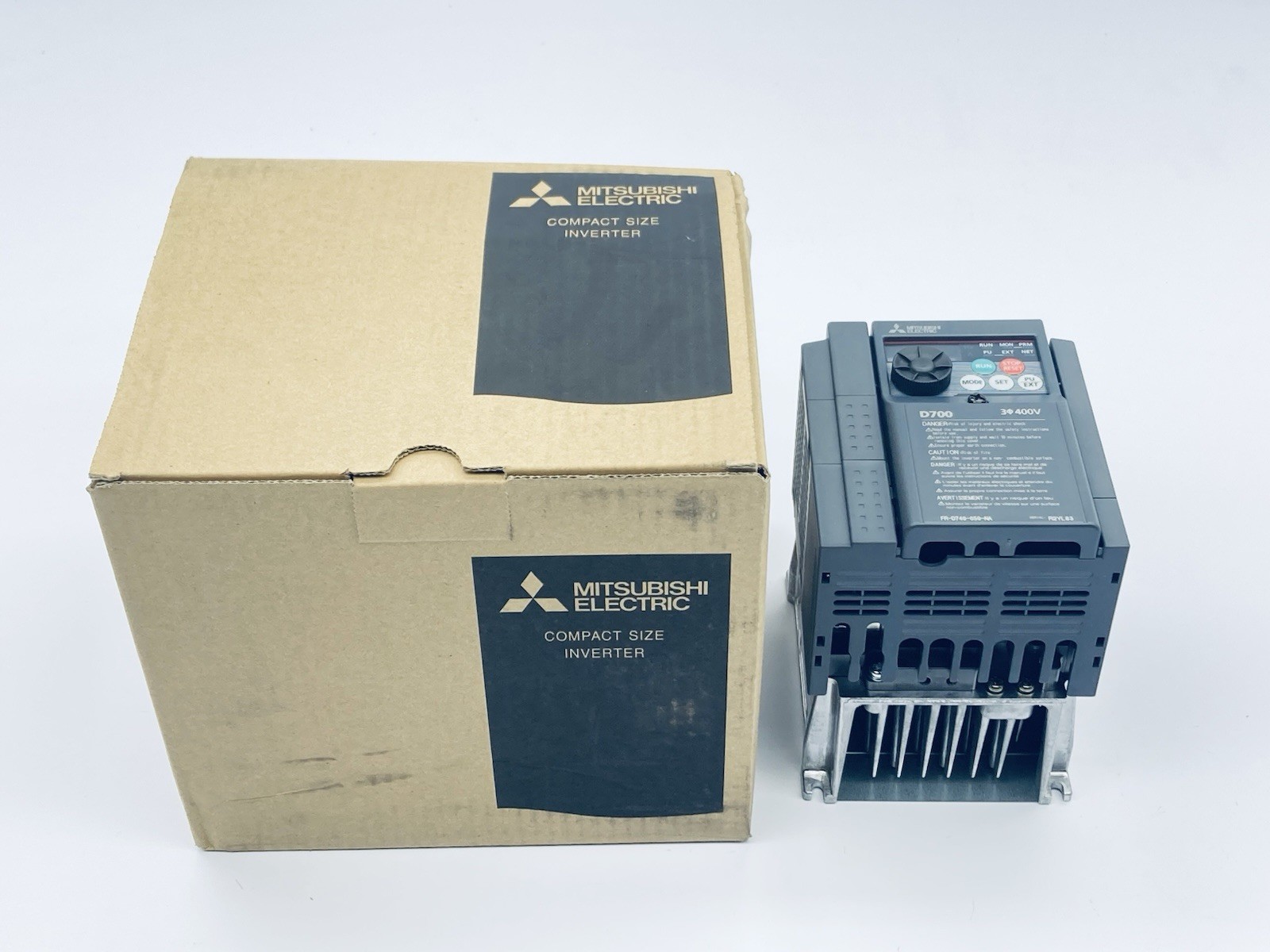 Mitsubishi FR-D740-050-NA Variable Speed Inverter Drive 3hp 2.2kw 5A 380/480v