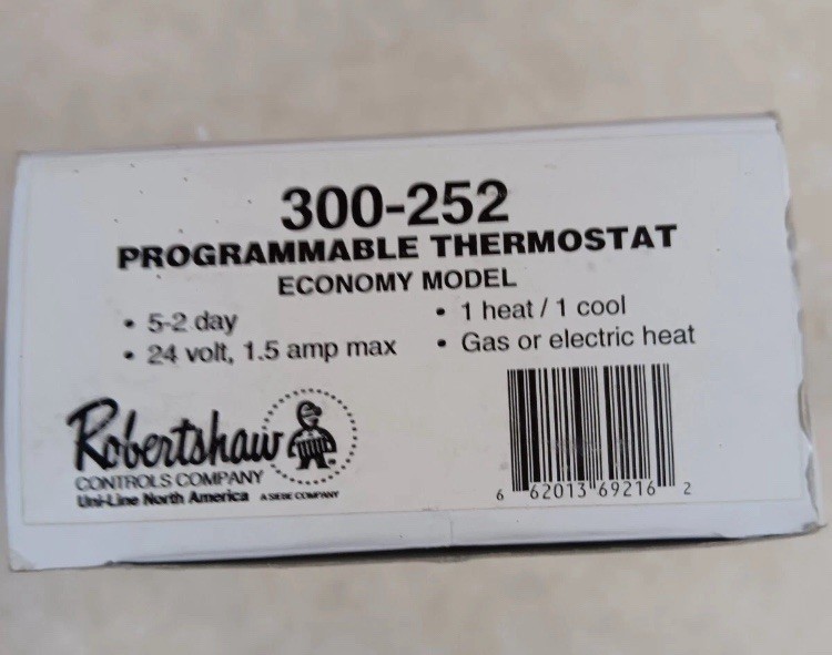 RobertShaw 300-252 Thermostat Programmable, 5-2 Day Heat/Cool