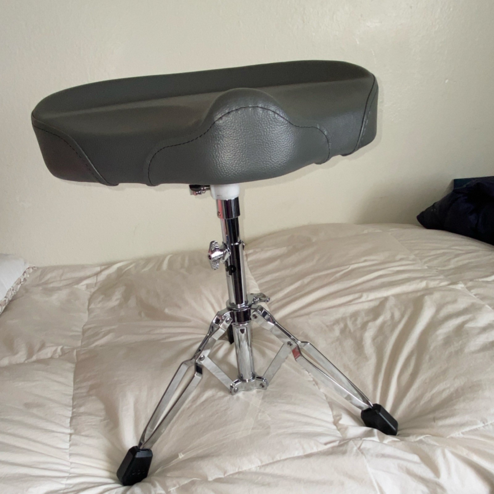 Drum Workshop Adjustable Drum Throne Gray Saddle Seat Steel Padded for Drum Set