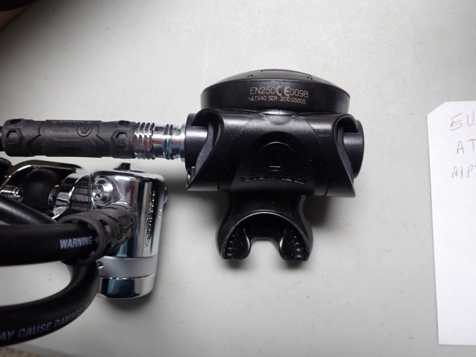 Apeks ATX 40 Regulator, Yoke New