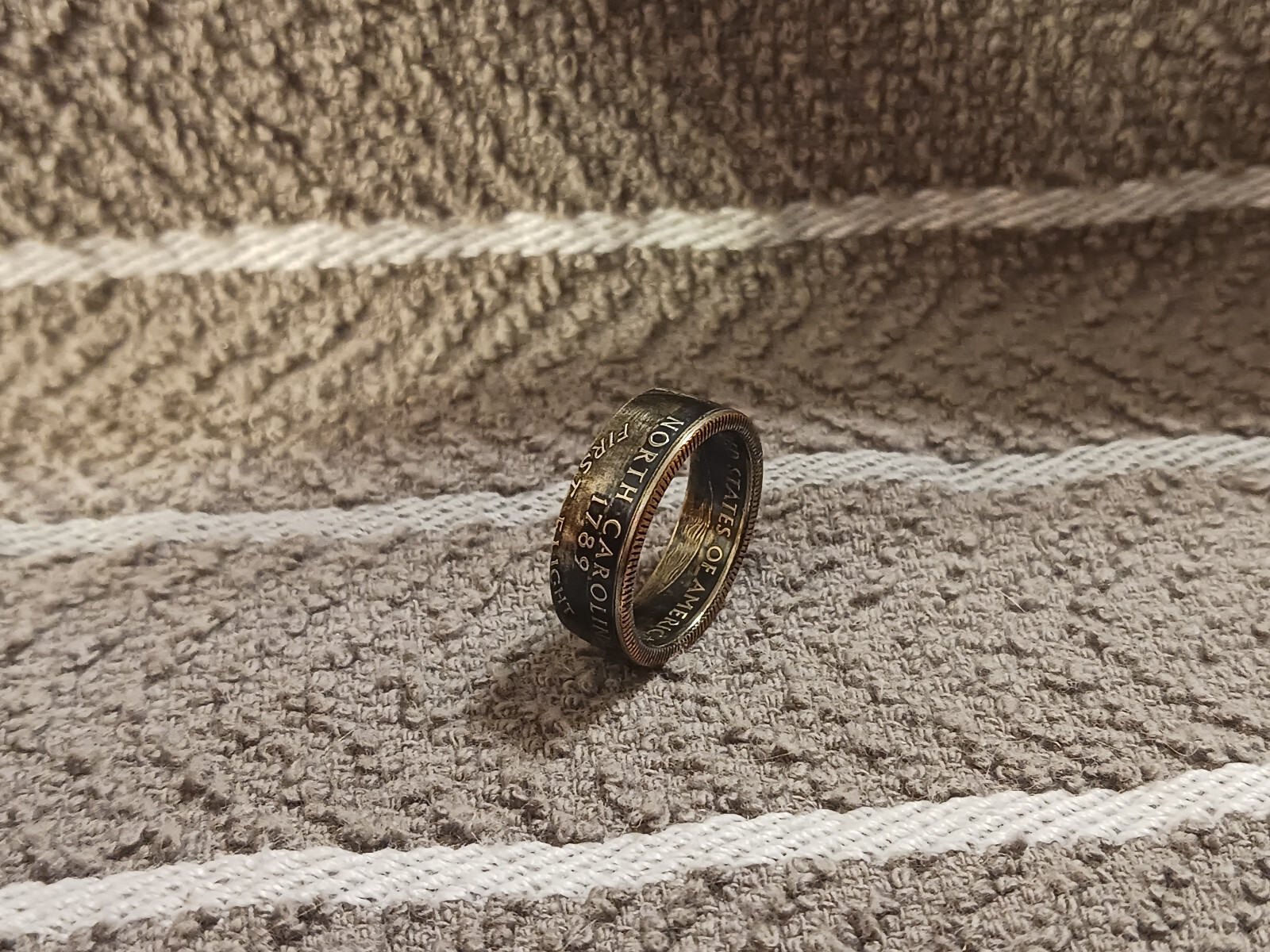 North Carolina Handcrafted Washington Quarters coin ring, size 7 1/2  2001