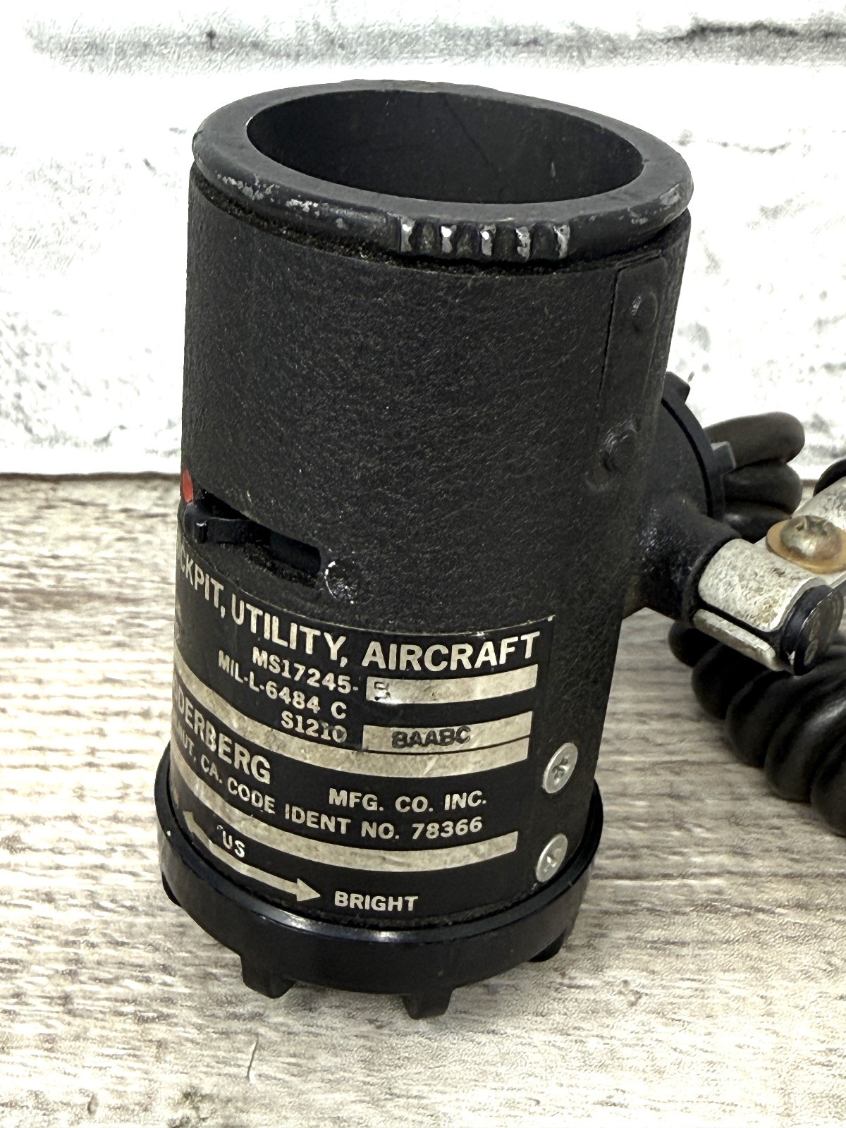 Vtg Soderberg Utility Aircraft MFG Part S1210 Red/White Cockpit Light Untested