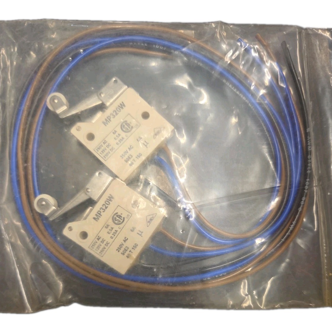 2 MICRO PRECISION MP320 250VAC 6A UNMP