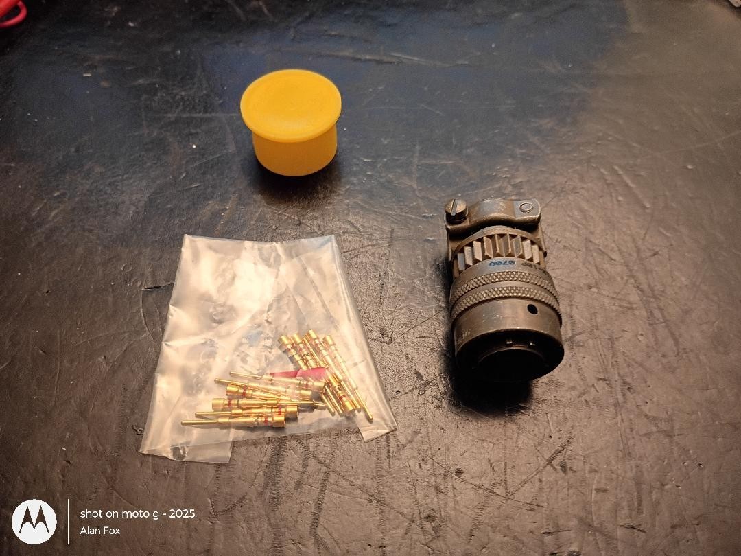 ITT Bendix Amphenol Aerospace MS3126F12-10P Circuit Connector Plug 1pc, Sealed