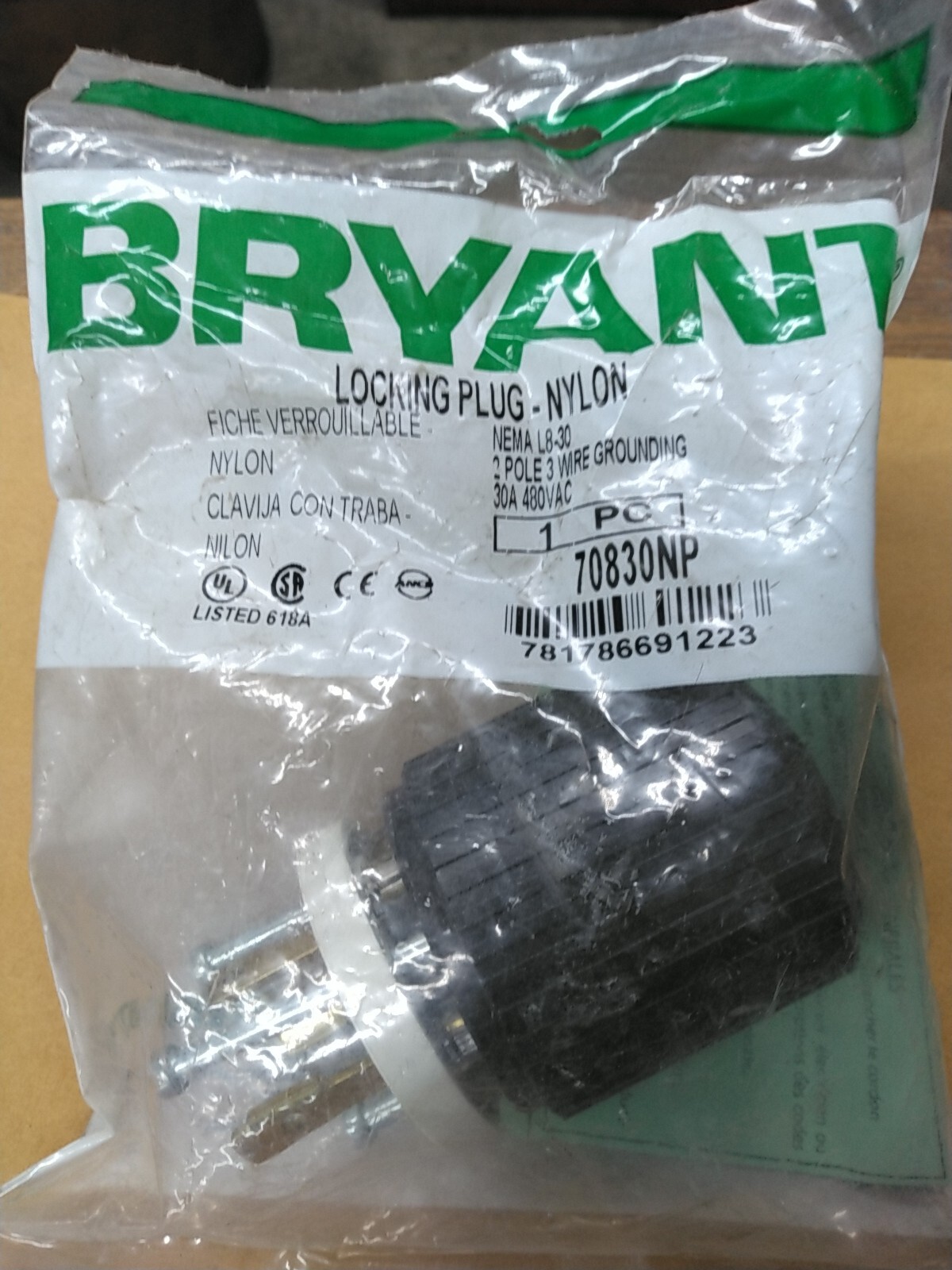 Bryant 70830NP Twist-Lock Male Plug 2P 3W Grounding 480V NEMA L8-30P