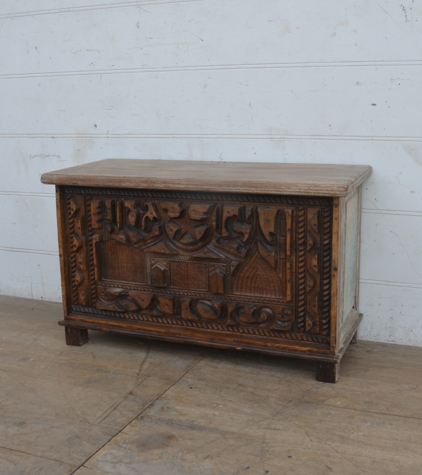 Reclaimed Teak Wood Trunk with Hand Carved Design.