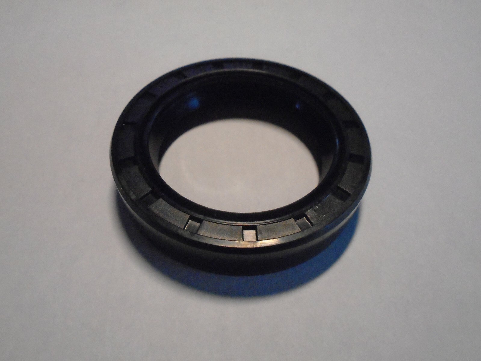 TC 40X56X12 DOUBLE LIPS METRIC OIL / DUST SEAL 40mm X 56mm X 12mm WITH SPRING