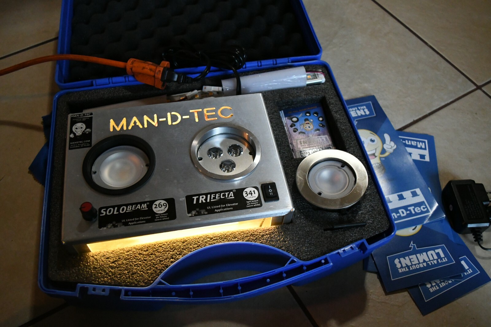 Man-D-Tec SoloBeam TriFecta Elevator Lighting LED Illuminator Excellent cond W4