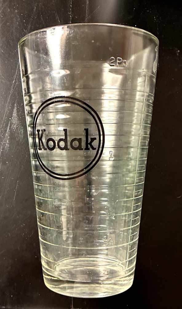 Vintage KODAK 32 oz. Heavy Glass Graduating Beaker Darkroom 1 liter . Free Ship!