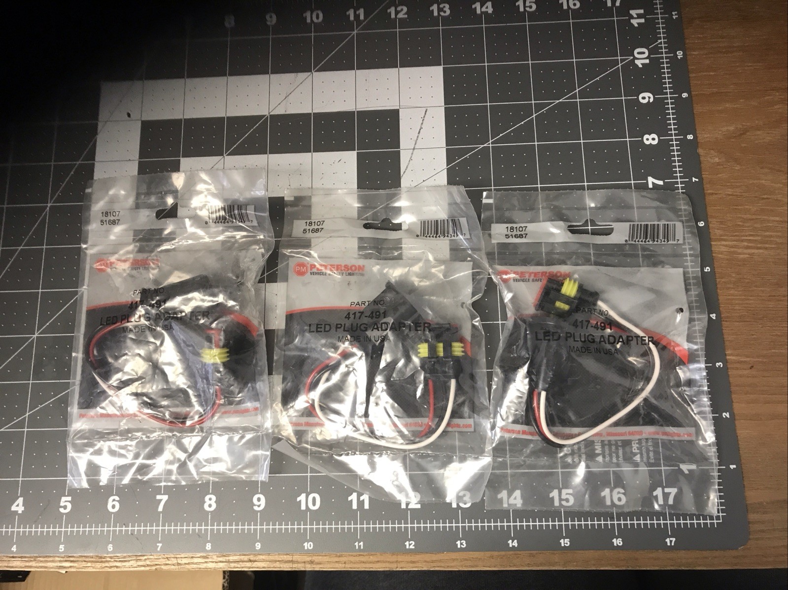 Lot Of 3 - Peterson Manufacturing 417-491 LED 3-Wire Molded Plug (LPW44T)