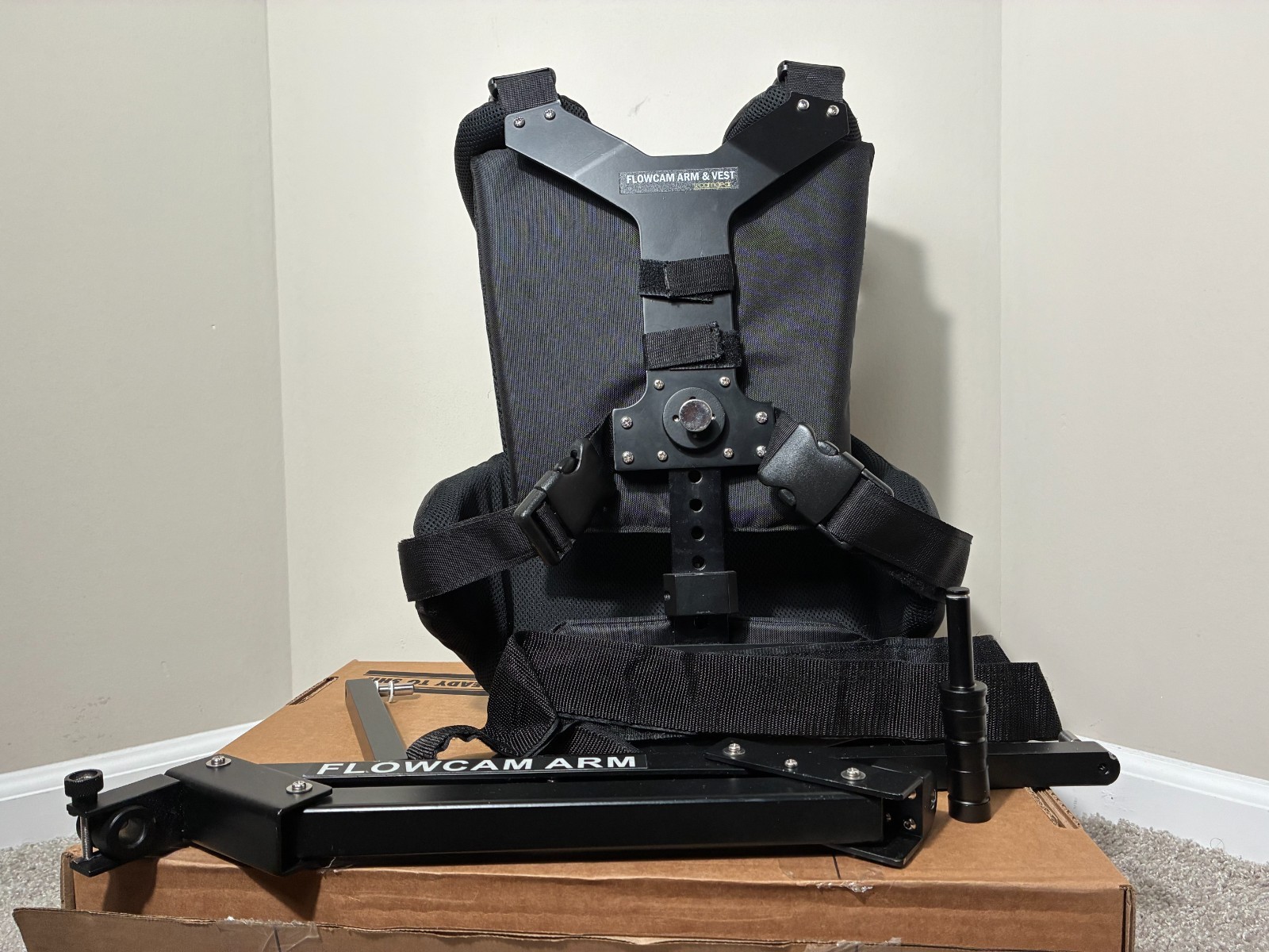 Camgear FlowCam Arm and Vest: Steadicam camera Stabilizer Video gear filmmaking