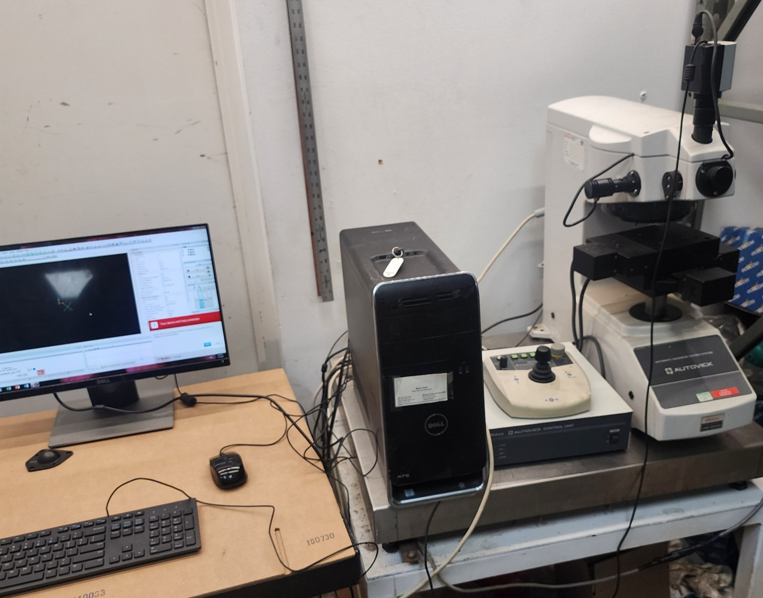 Mitutoyo HM-200 System C Micro Vickers Hardness Testing System Dongle Computer