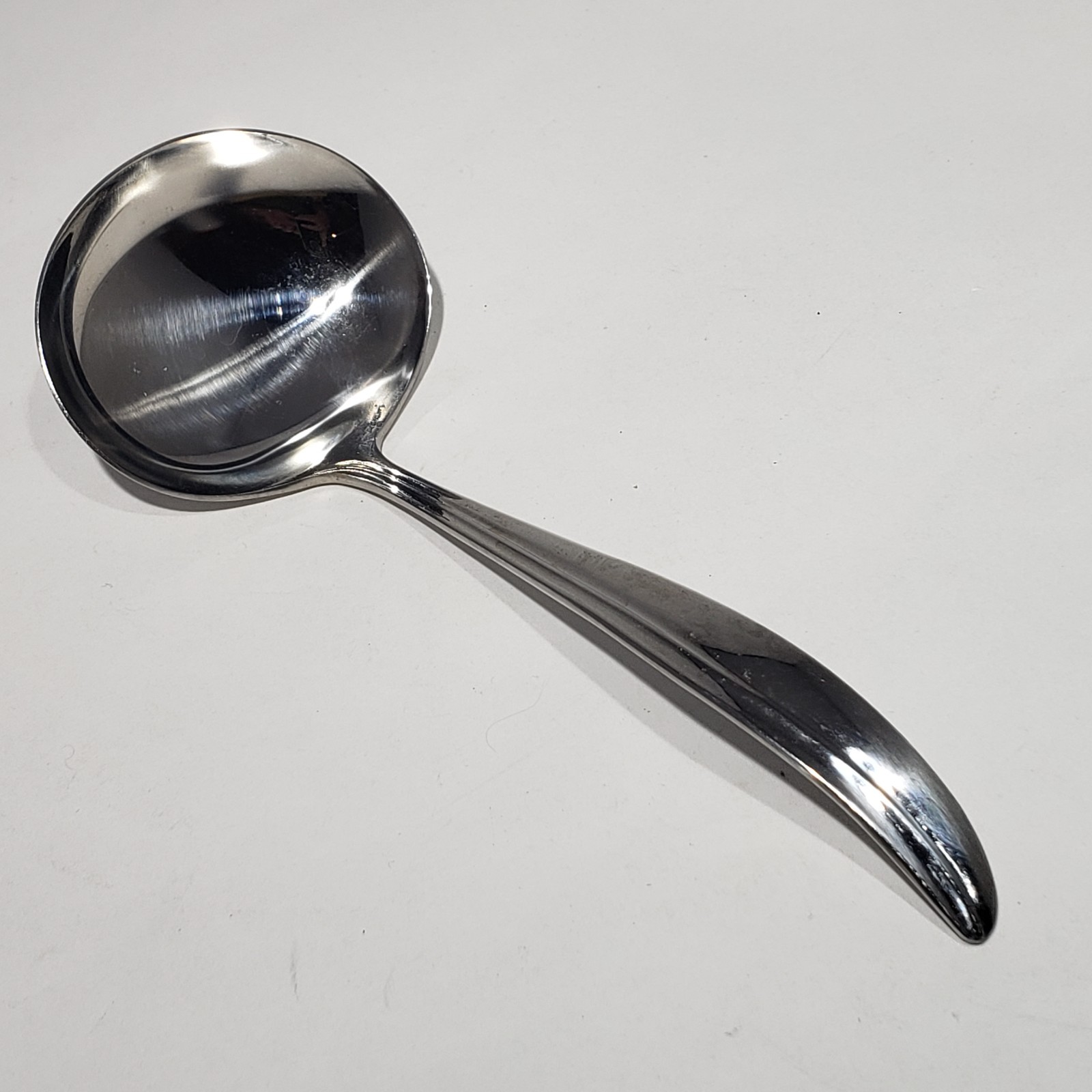Vollrath 46940 18/8 Stainless Steel 6" Solid Gravy Ladle