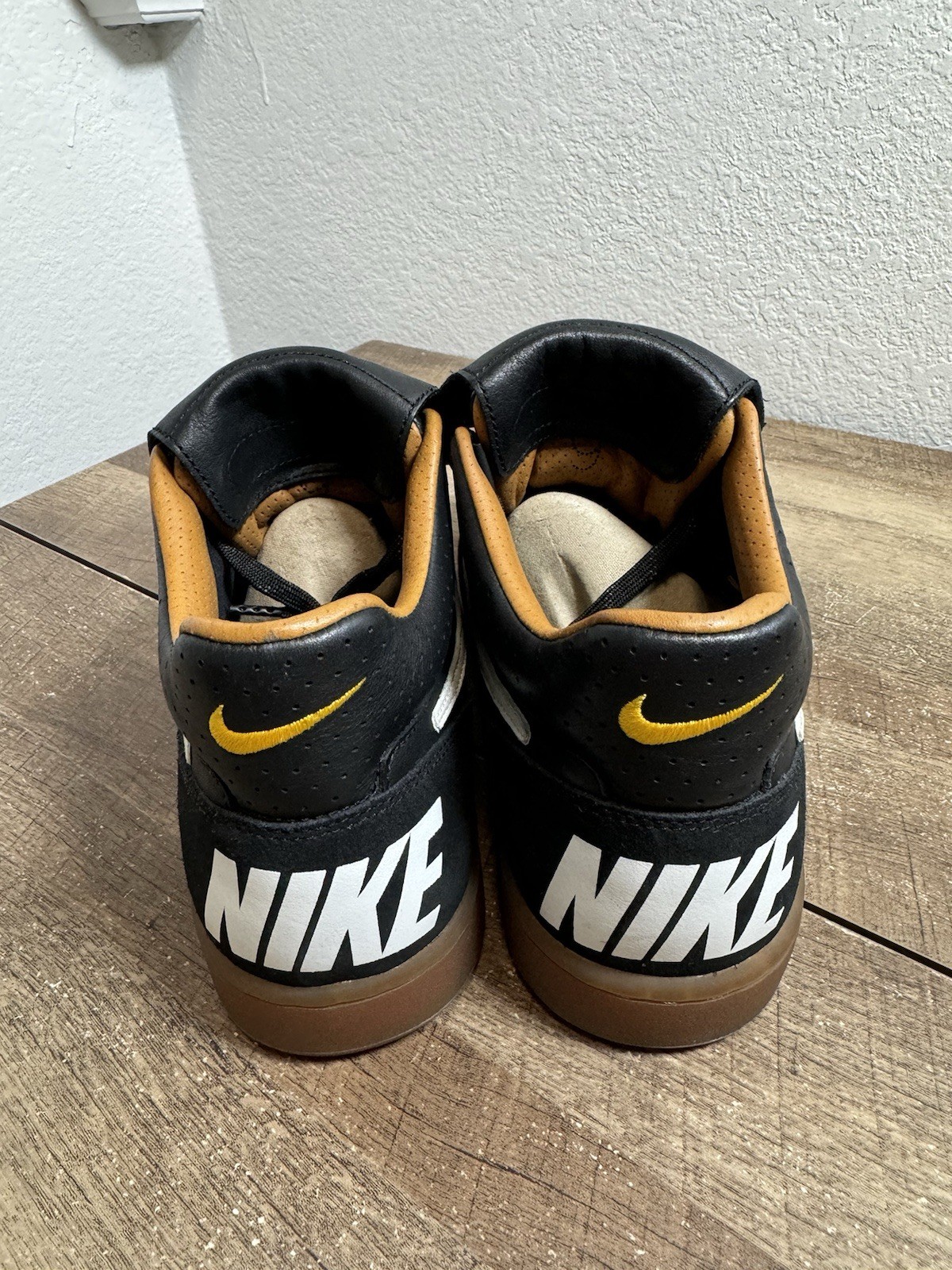 SAMPLE Nike Nsw Tiempo 94 Premier Soccer Shoes Size 9 NEW RARE Sneakers