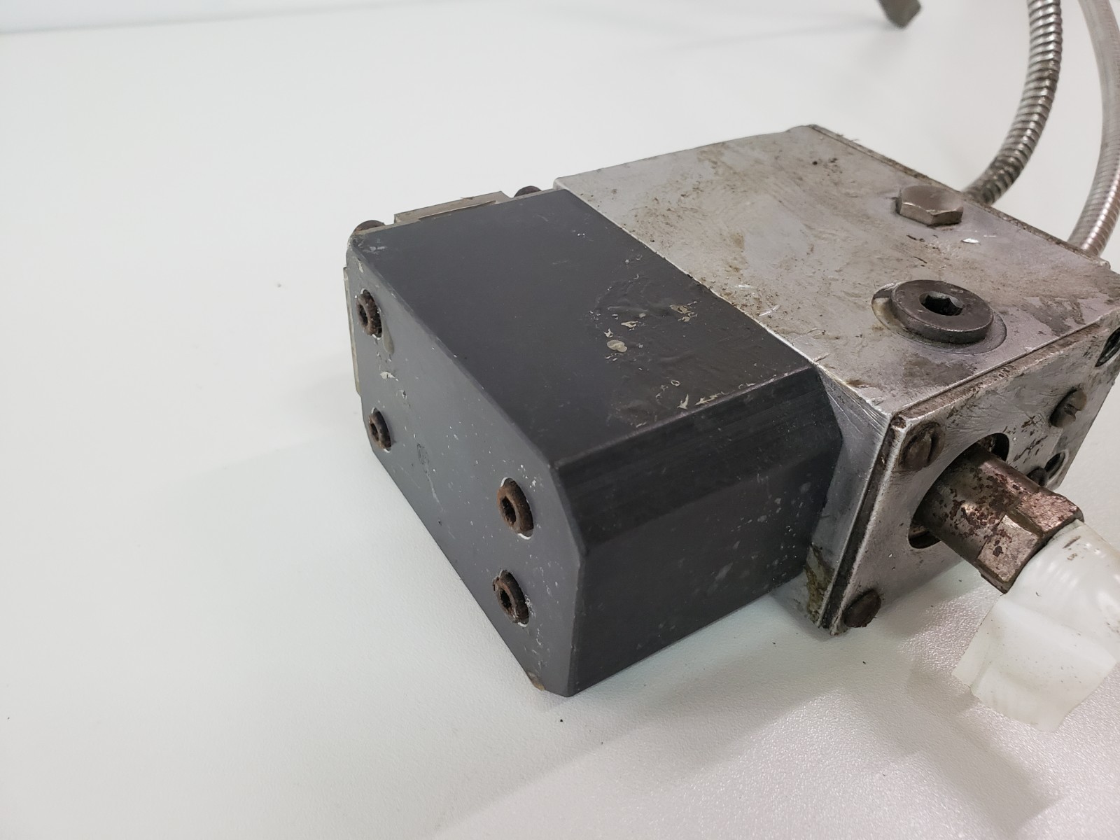 Nordson 724634A Hot Melt Applicator Head