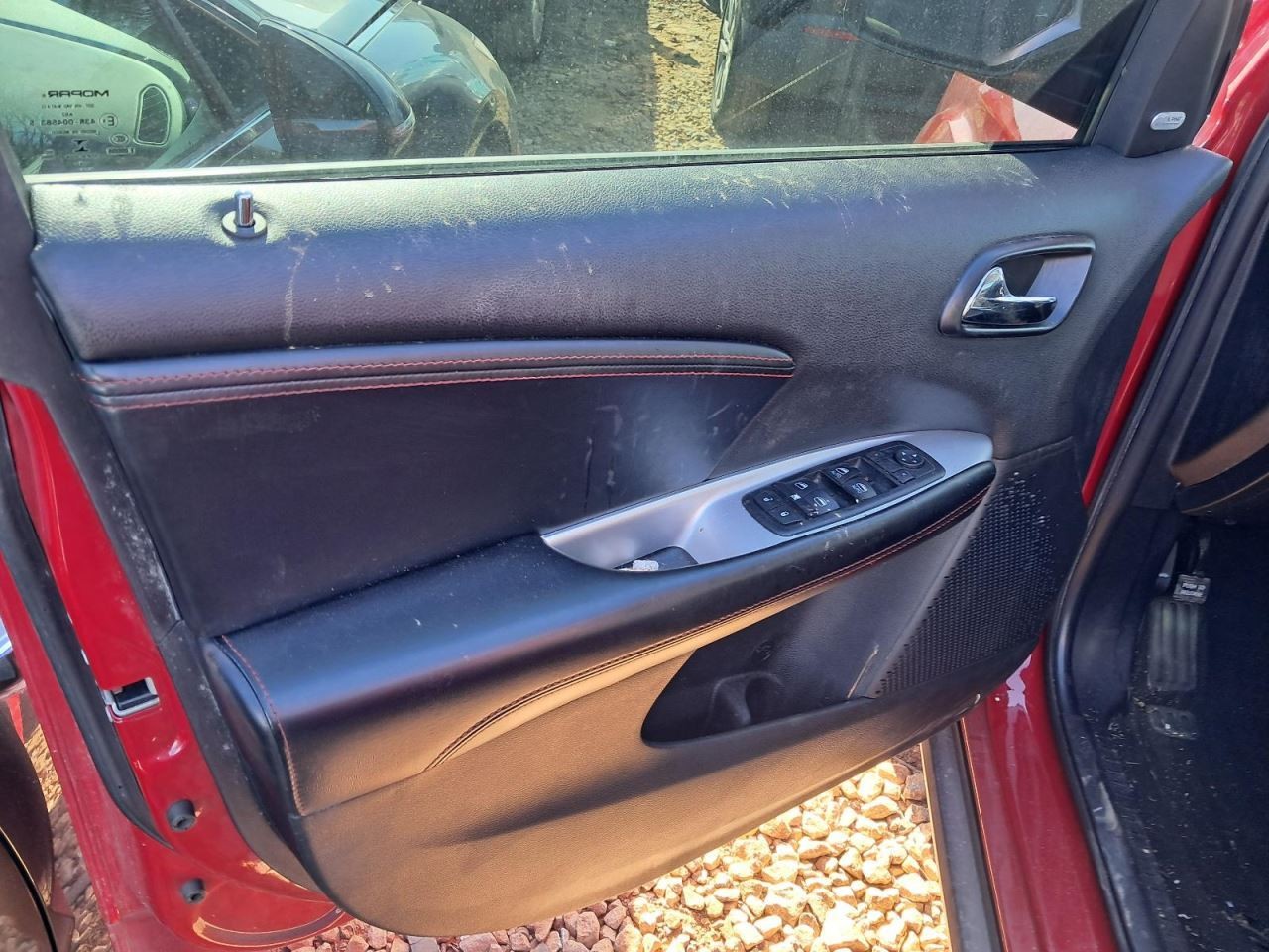 JOURNEY 2015 Glove Box 4837036