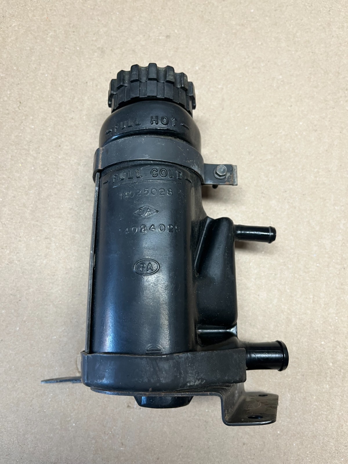85 - 91 Corvette C4 Power Steering Tank Reservoir with Cap and Bracket