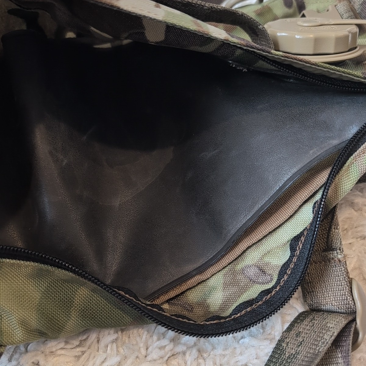Camelbak Army Hydration Pack System Carrier + Bladder Woodland Camo