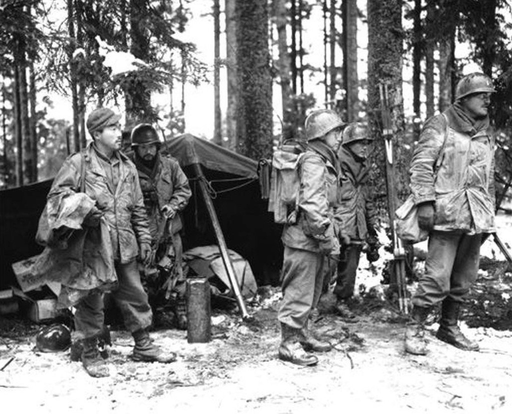 WWII B&W Photo Japanese American Soldiers 442nd RCT Vosges 1944 WW2 / 1128