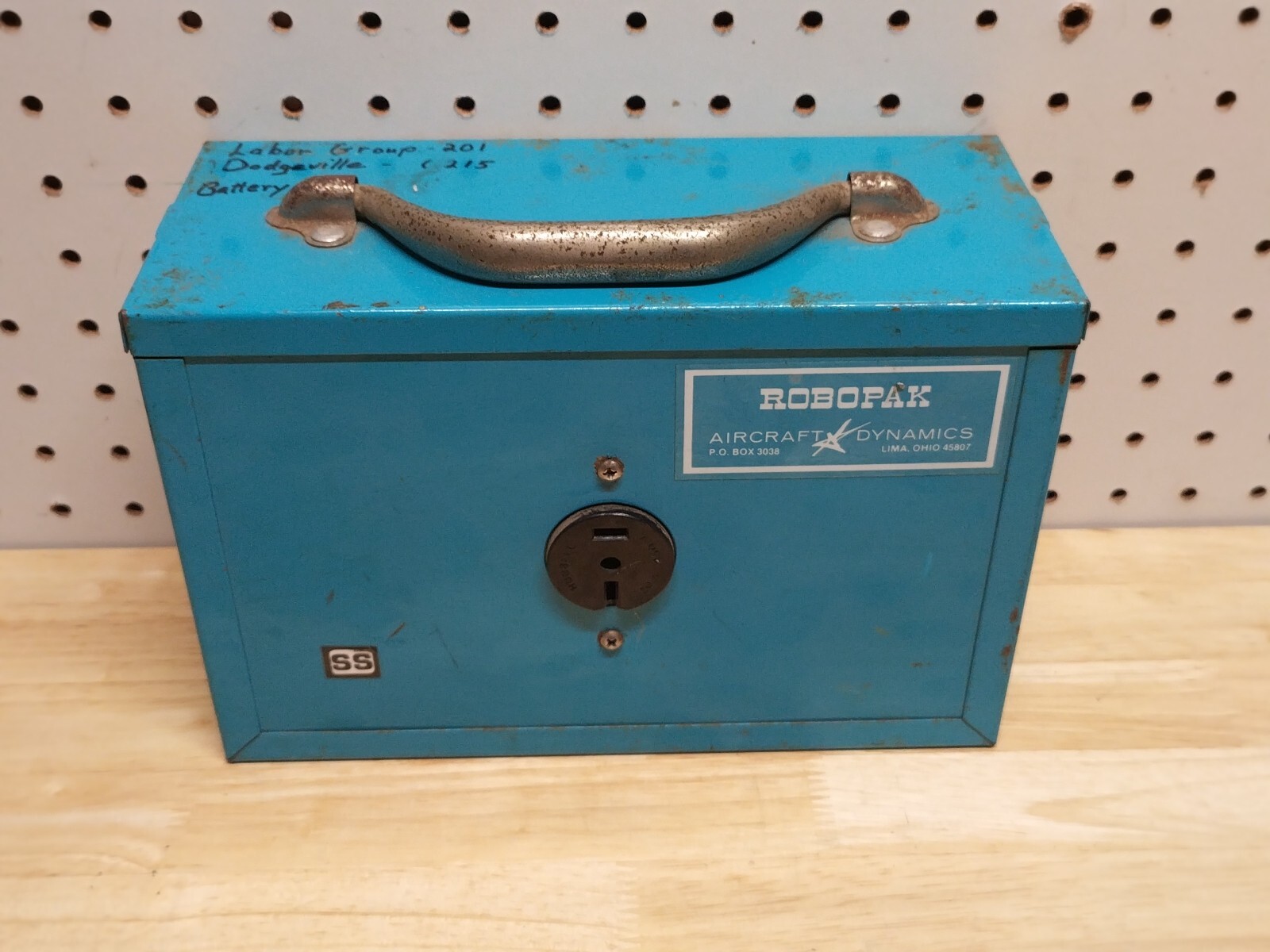 Vintage ROBOPAK Battery Box Aircraft Dynamics for ROBOCHARGE