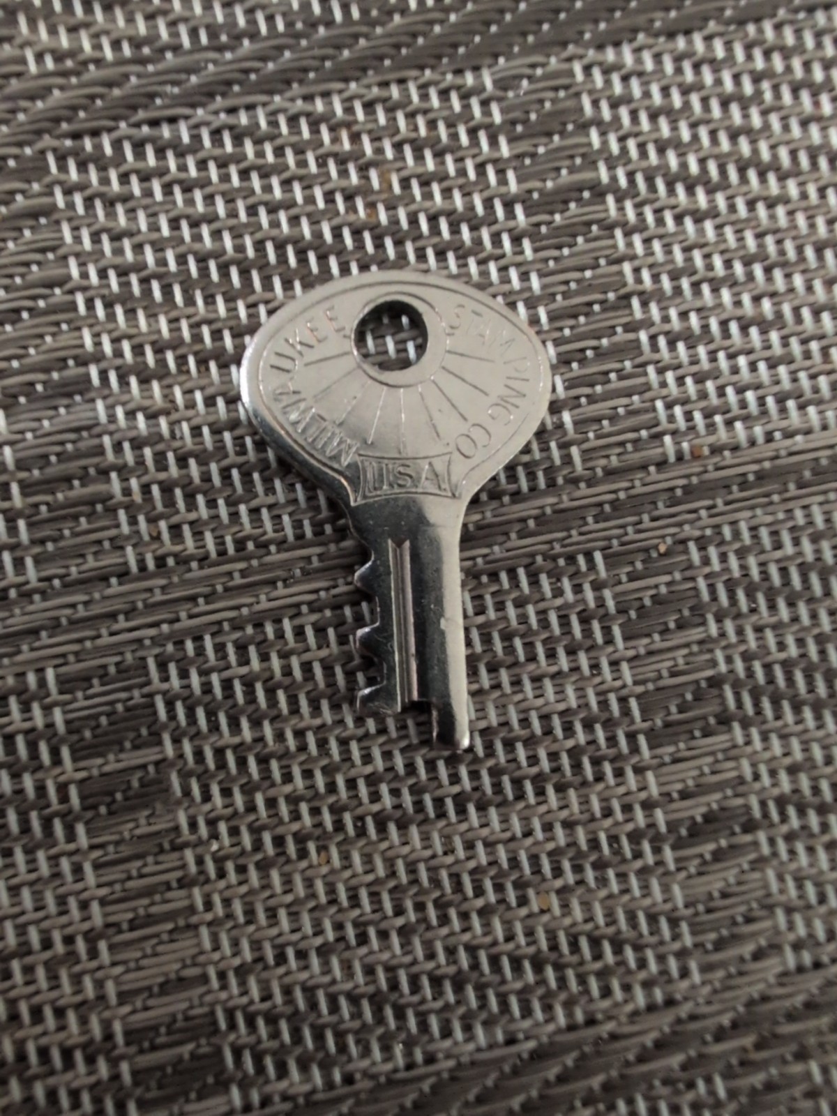 Milwaukee Stamping Co Luggage Steamer Key 1830