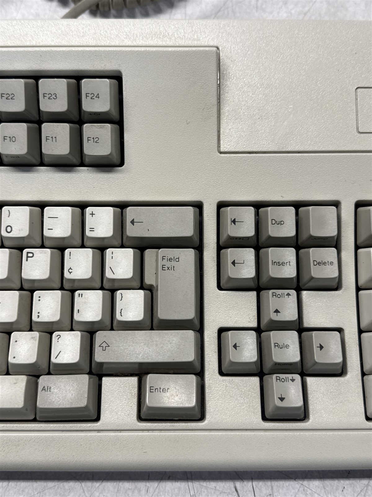 IBM 92G9006 MODEL M122 TYPE III QUIET TOUCH THERMINAL KEYBOARD