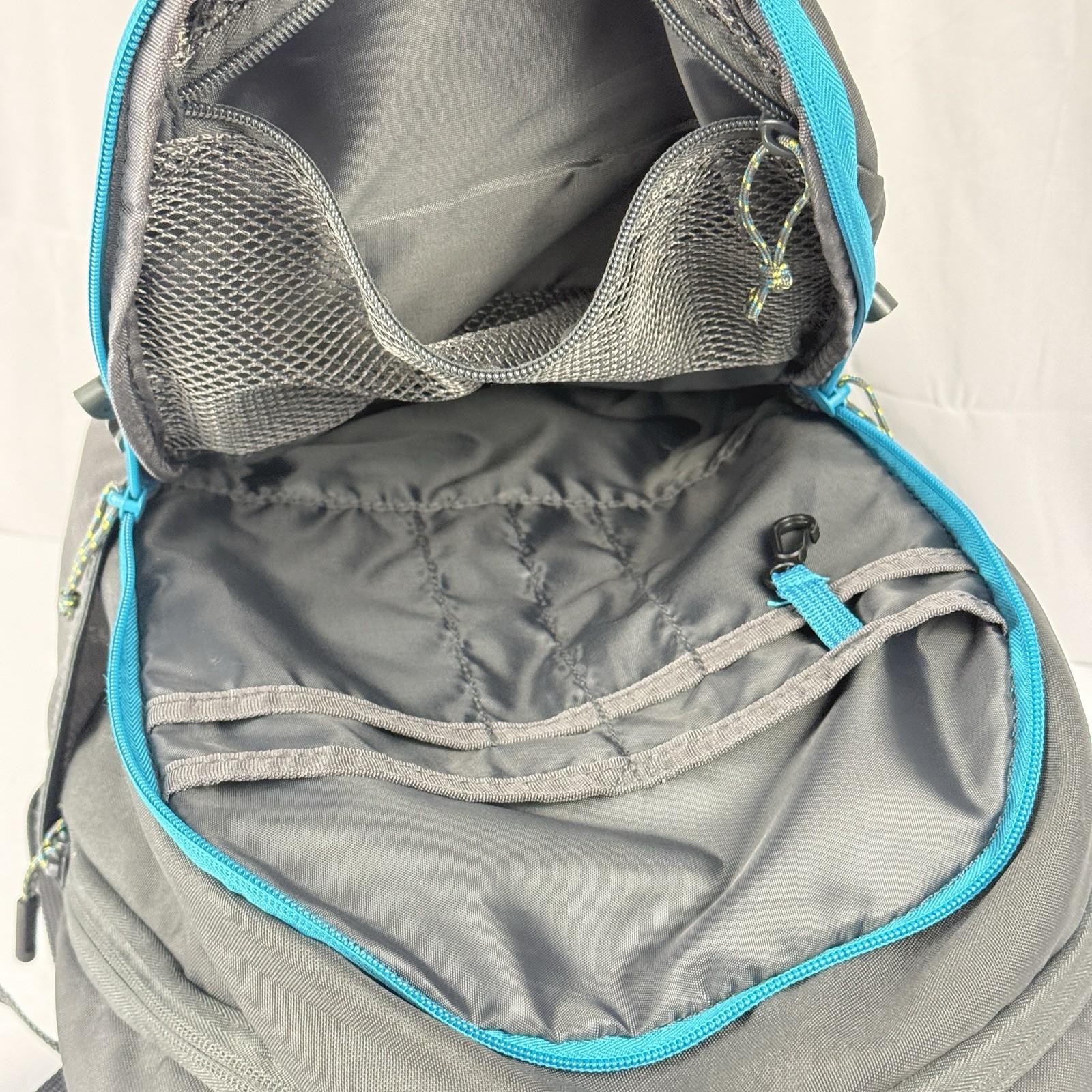 Sierra Designs 25L Hydration Compatible Black Teal Backpack Daypack Reflective