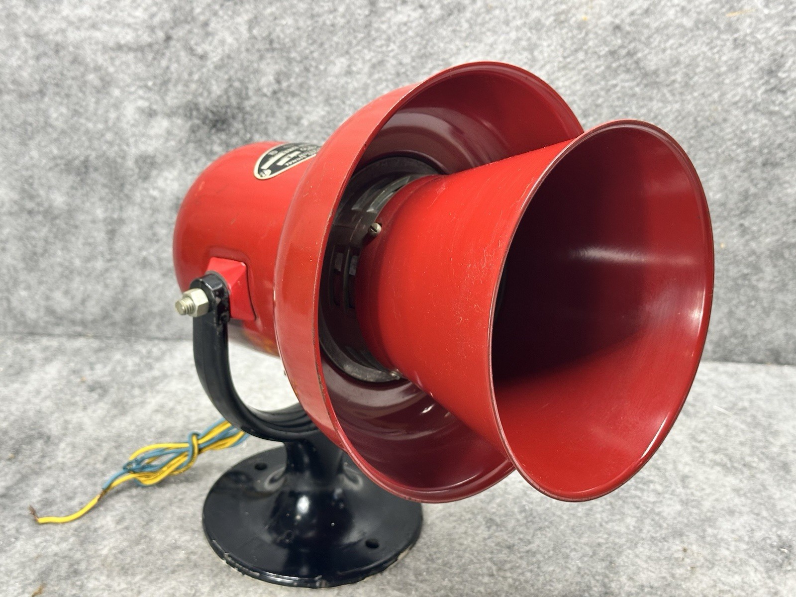FEDERAL SIGNAL MODEL A SIREN